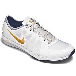 NWOT Nike Dual Fusion TR 3